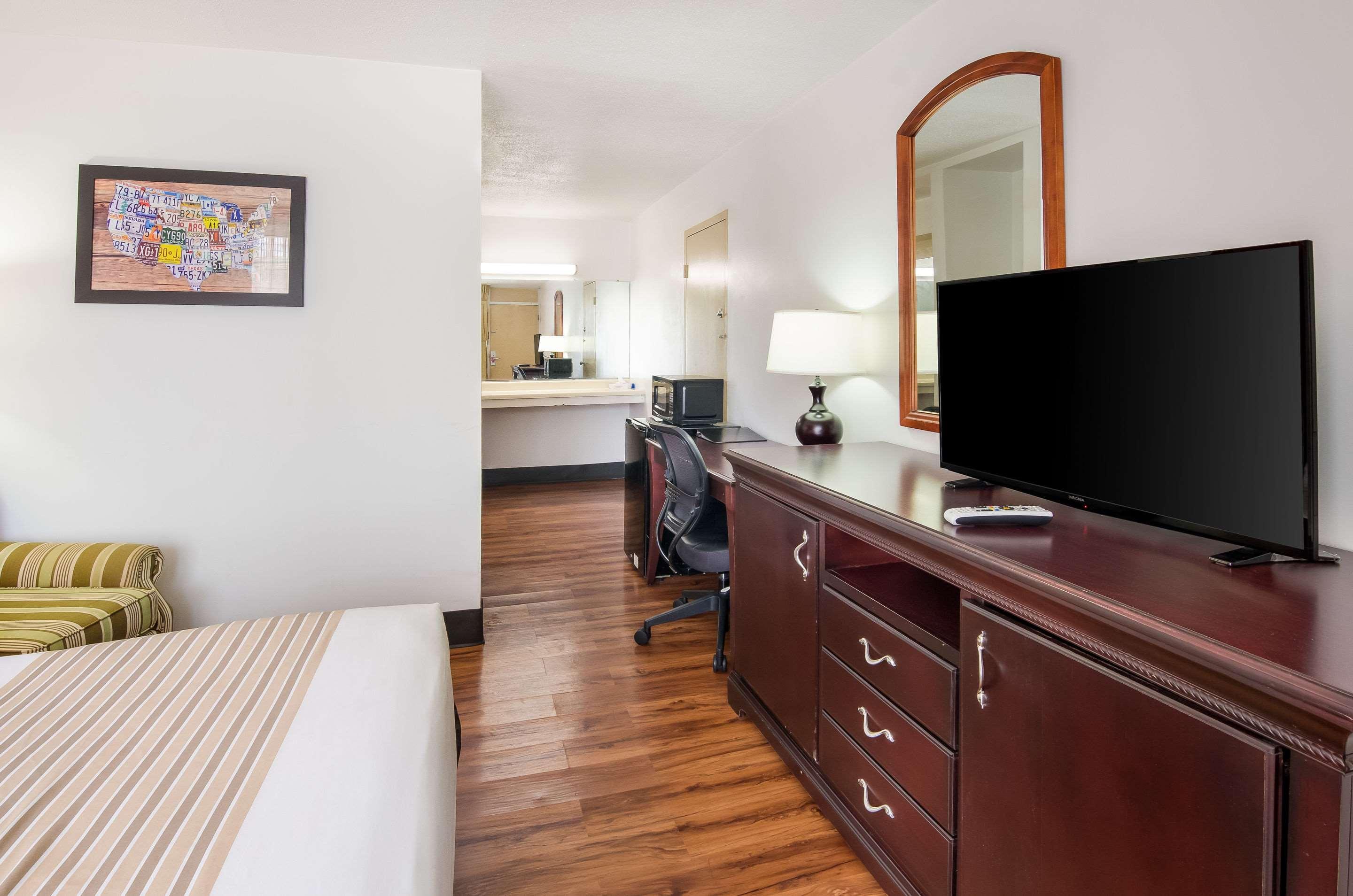Econo Lodge Marion I-81 Esterno foto