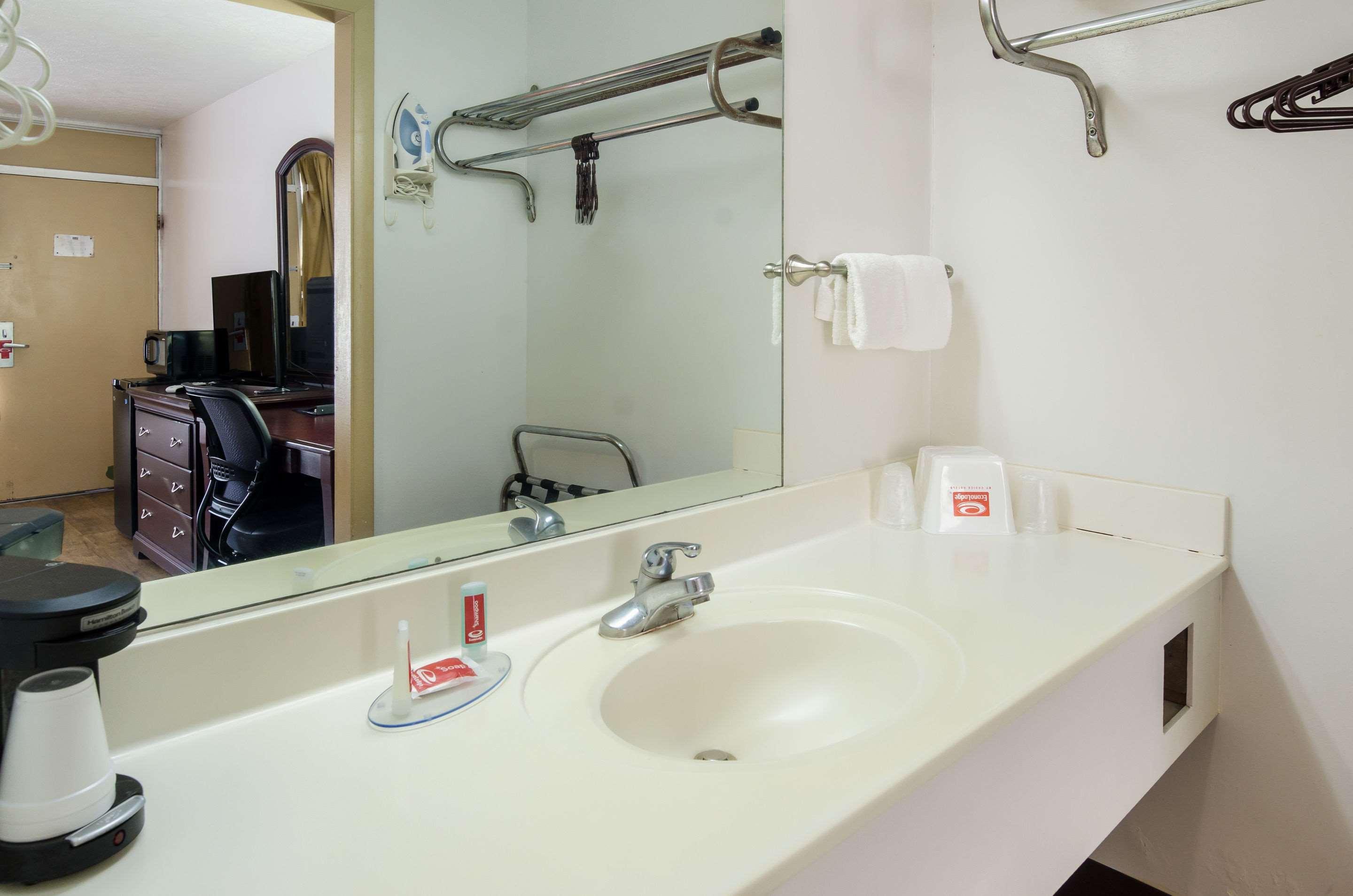 Econo Lodge Marion I-81 Esterno foto