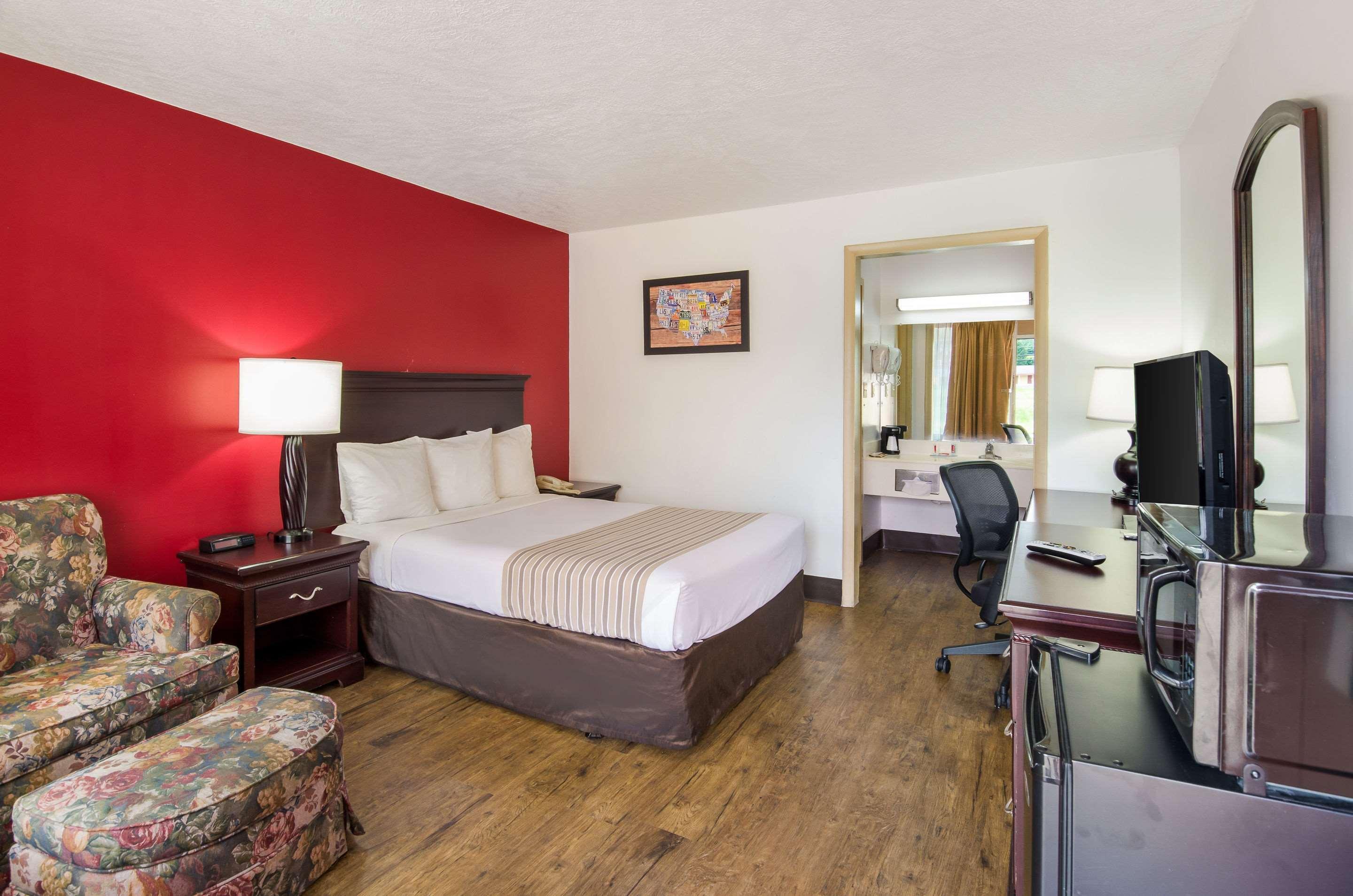 Econo Lodge Marion I-81 Esterno foto