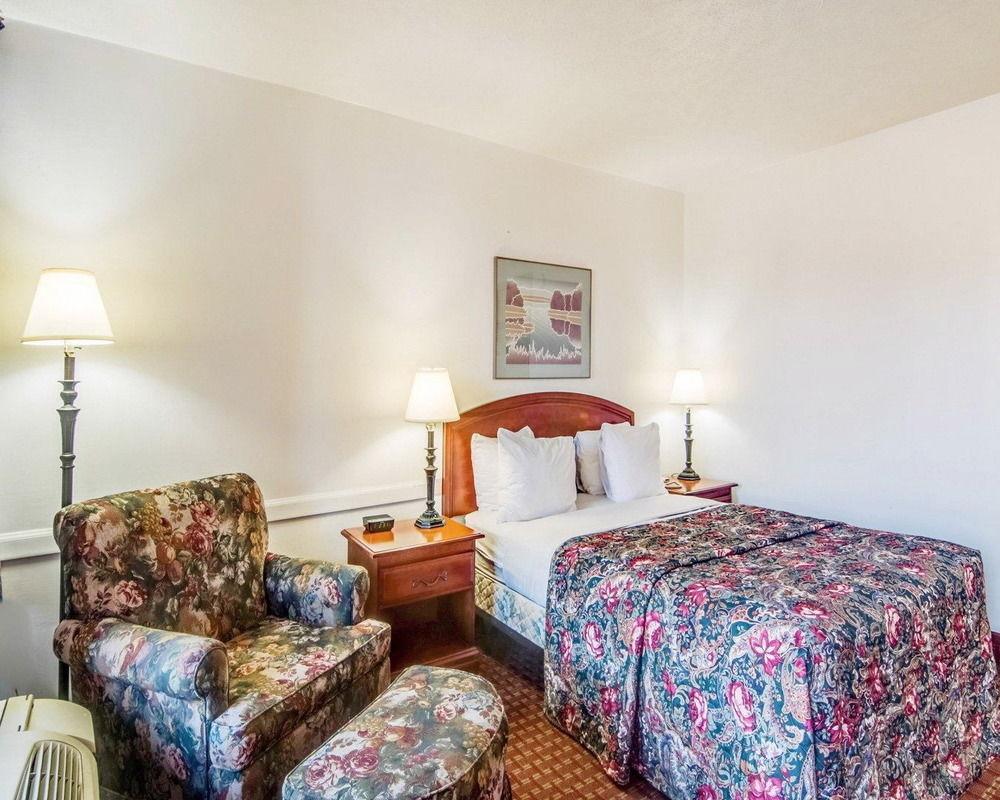 Econo Lodge Marion I-81 Esterno foto