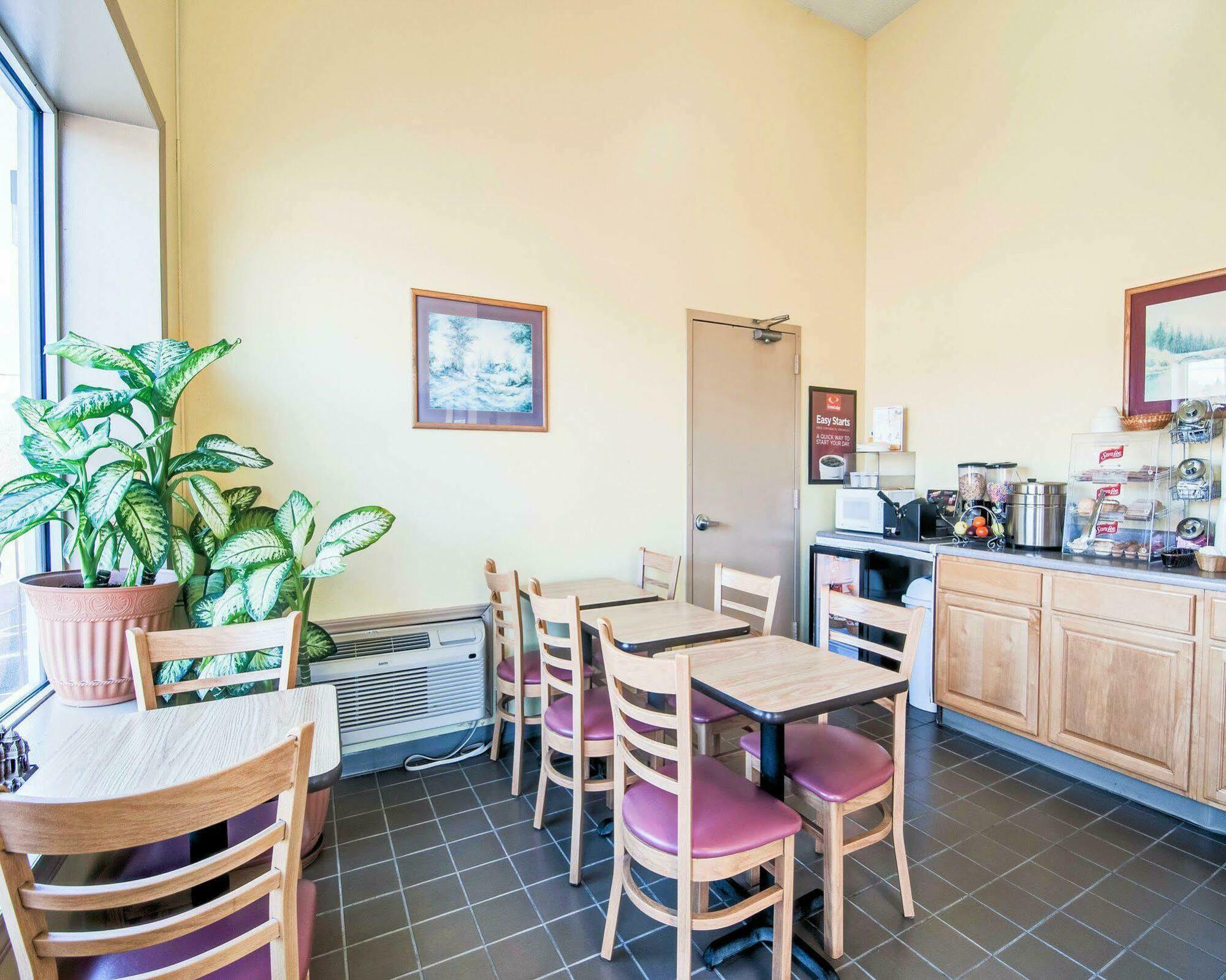 Econo Lodge Marion I-81 Esterno foto