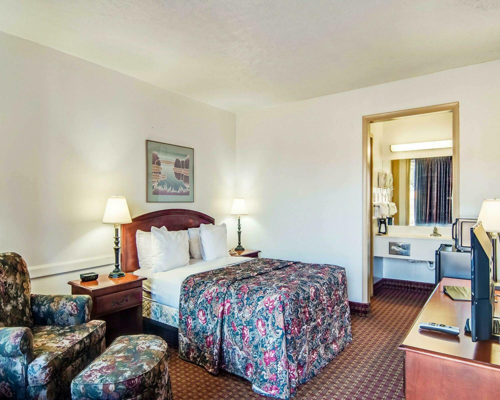 Econo Lodge Marion I-81 Esterno foto