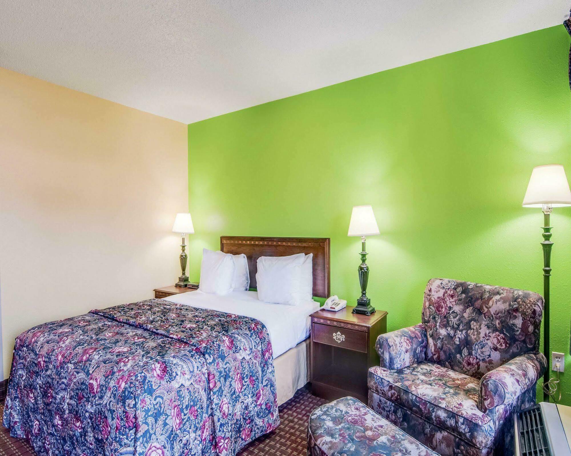 Econo Lodge Marion I-81 Esterno foto