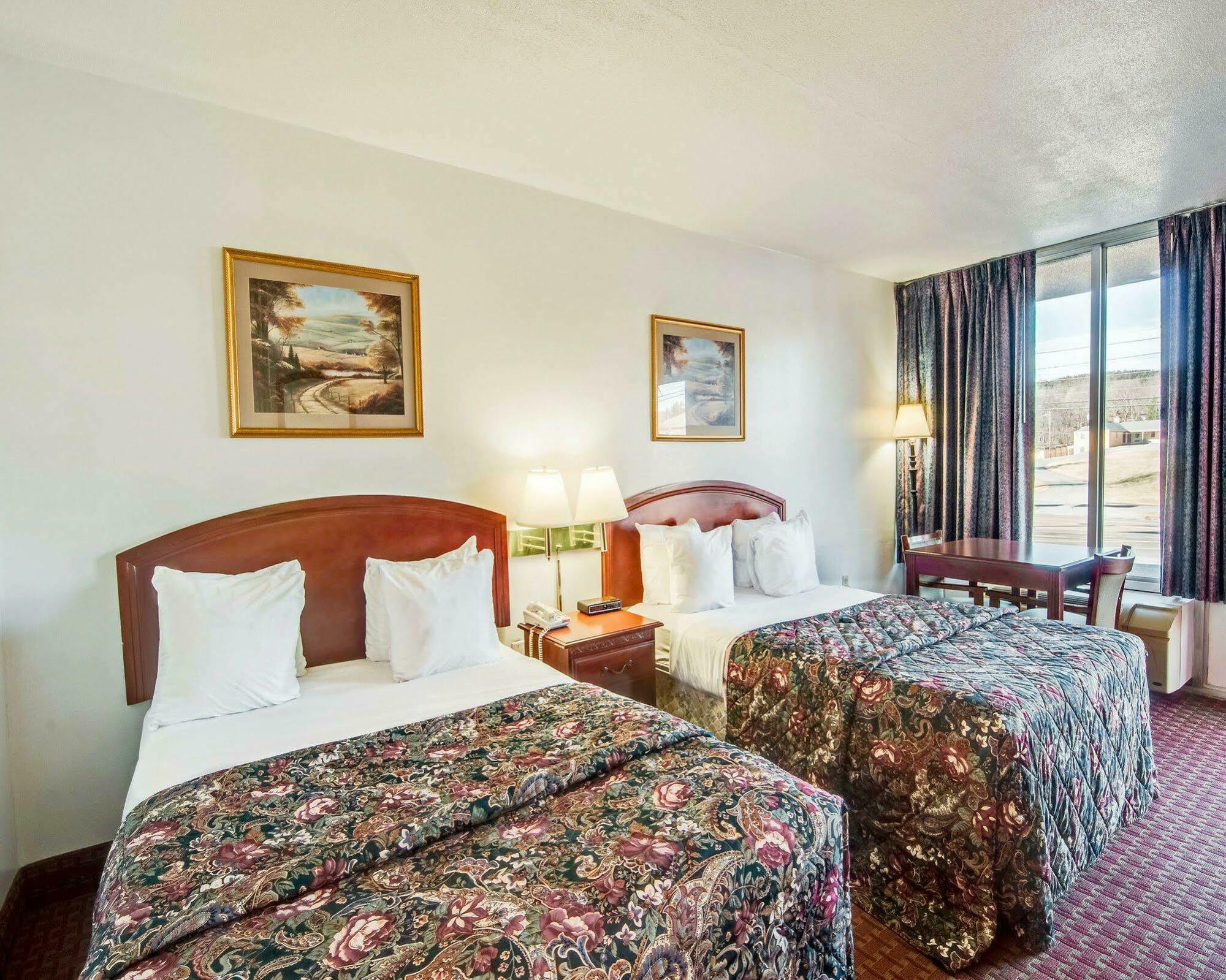 Econo Lodge Marion I-81 Esterno foto